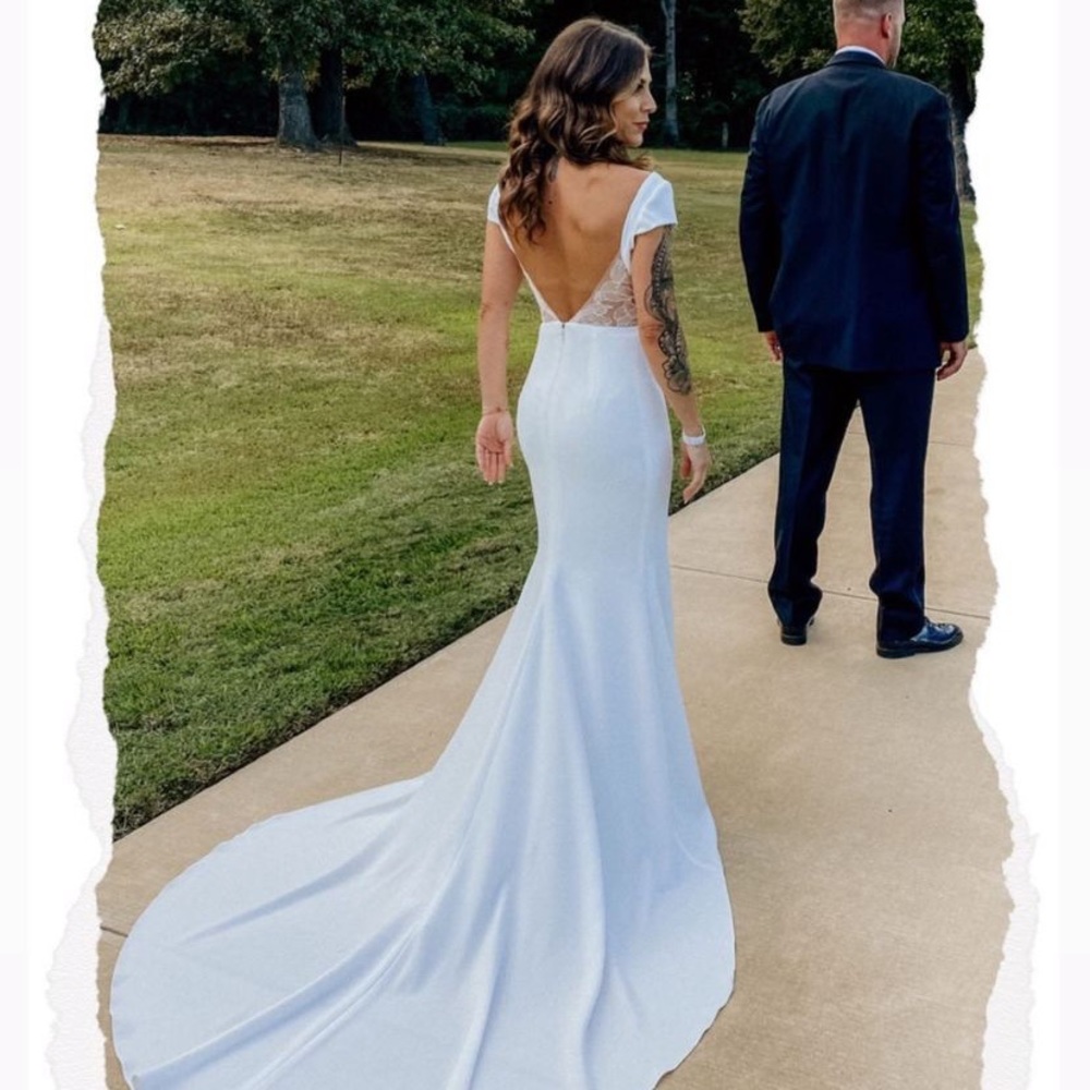 Anais Annette wedding dress. Altered to fit: 5’2, bust 34, waist 26, hips 37.